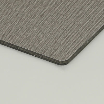 Panel de aluminio compuesto PVDF de alto rendimiento con un contenido de resina de PVDF del 70-80%, calificación de fuego A2-s1,d0 y grosor de 4-7MM para revestimiento arquitectónico