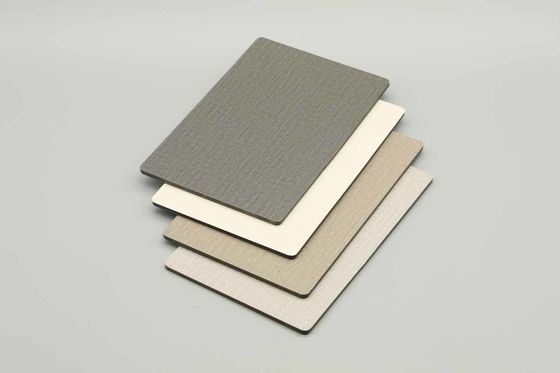 Panel de aluminio compuesto PVDF resistente a los arañazos 4MM Panel de aluminio compuesto Resistencia al calor