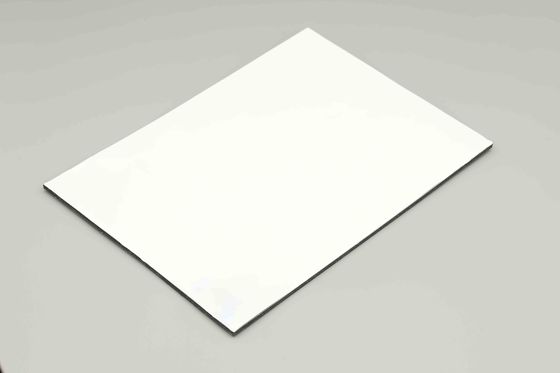 Panel compuesto de aluminio PE ligero para una fácil instalación en la construcción moderna