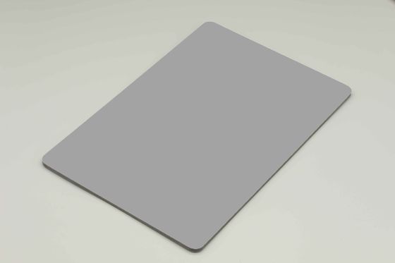 UP de alta calidad Panel compuesto de aluminio gris Color sólido Tamaño estándar decoración PE revestimiento