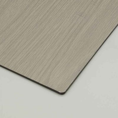 Panel compuesto de aluminio de grano de madera de roble gris claro resistente a arañazos de 4 mm