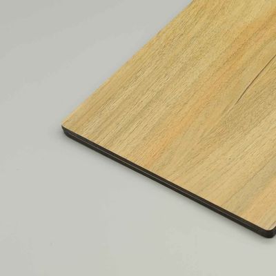 Panel compuesto de aluminio de madera duradero de bajo mantenimiento de 4 mm para fachada con efecto de madera 3D ACM