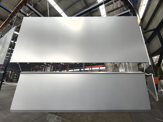 Revestimiento de fachada de aluminio resistente a la corrosión, decoración duradera, perfecto para estructuras modernas