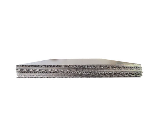 Desempaquetado Los atributos notables de las tablas corrugadas de aluminio de grado A2 cubiertas Decoración a largo plazo de las paredes exteriores del edificio