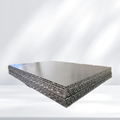 Los paneles de aluminio de núcleo W de sección transversal ondulada A2 ofrecen soluciones a largo plazo para la decoración de paredes exteriores.