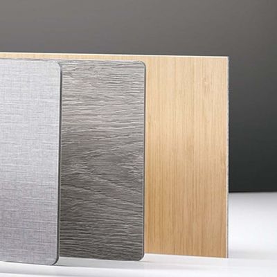 Mejorar el rendimiento de los edificios con paneles compuestos de aluminio PE Resistencia a las condiciones climáticas sostenibles