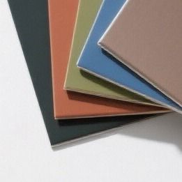 Panel compuesto de aluminio PVDF Superficie de aleación de aluminio estándar con recubrimiento de fluorocarburos Buena resistencia a la corrosión